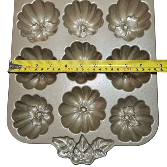 Williams Sonoma Pumpkin Patch Pan Nordic Ware Cake Molds Thanksgiving Non-Stick - Picture 7 of 13